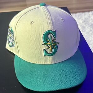 Cream and Teal Baseball Cap Seattle Mariners fitted hat size 7 1/8